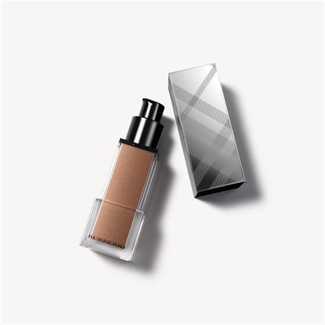 burberry fresh glow luminous fluid base in golden radiance|Burberry ultimate glow foundation.